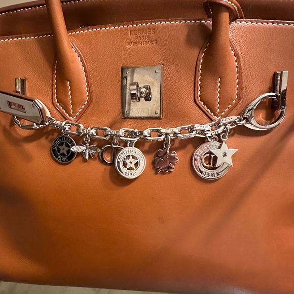 Christian Dior 30 Montaigne bag charm New - Picture 4 of 11